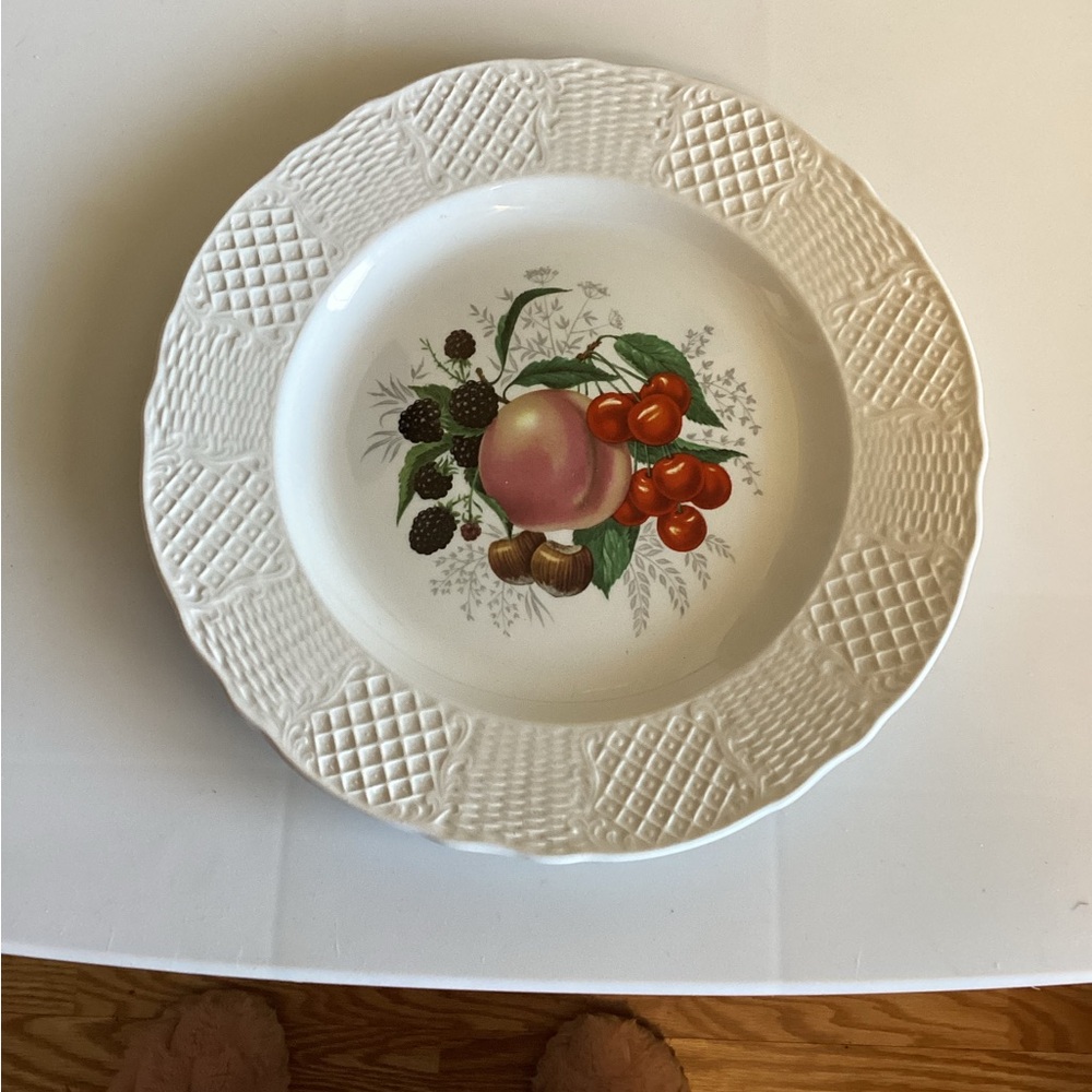 Marlborough Old English Elegant White Fruit Design Dinner Plate